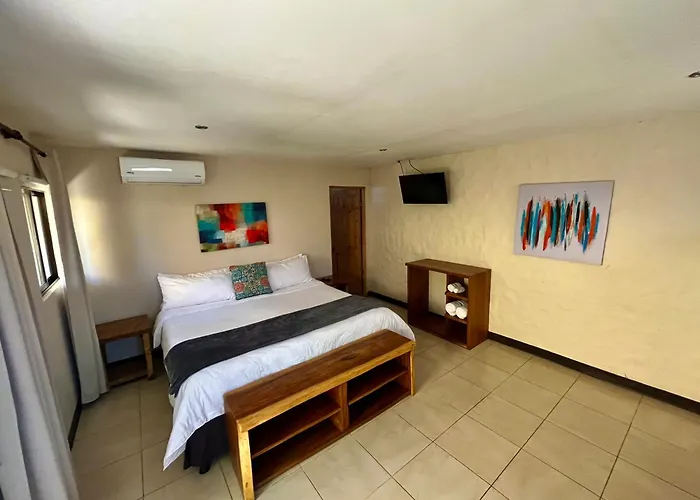 Hotel El Manglar Y Cantarana Playa Grande
