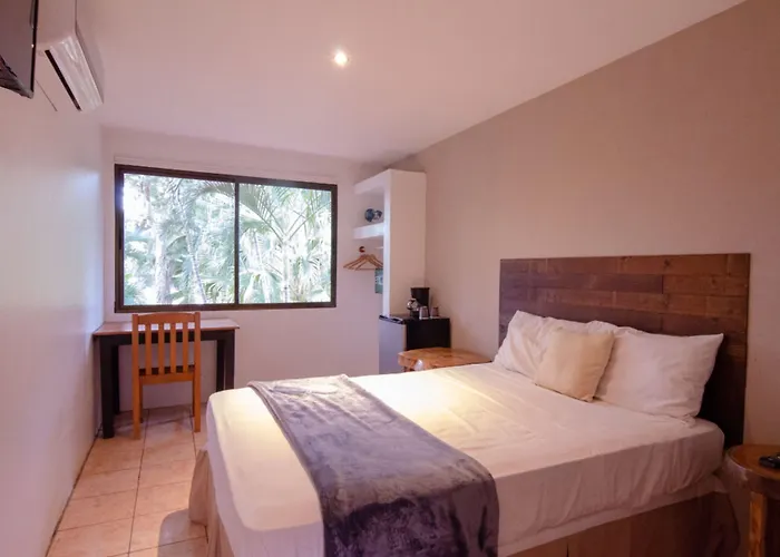 Hotel El Manglar Y Cantarana